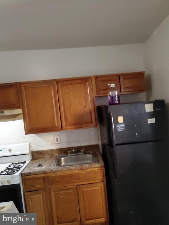 Photo - 5045 Tacoma St