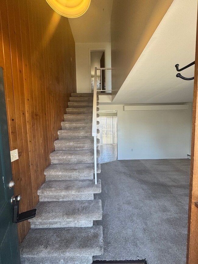 5093-5099 Dover St.