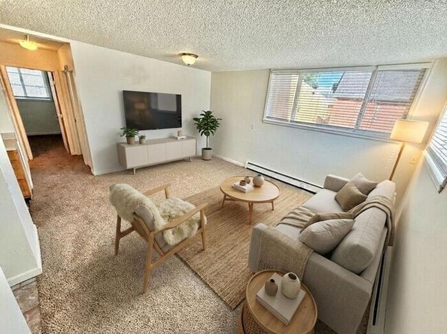 Building Photo - Move -In Incentives - Pick 1 - 2 Weeks Free, $100 Off or Flexible Lease Dates! 2 Bed, 1 Bath apar...