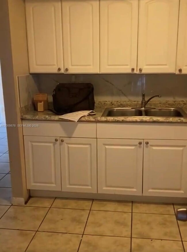 Photo - 3710 NW 21st St Unit 305