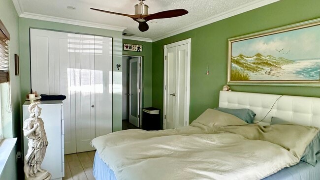 Photo - 1700 SW 22nd Ave Unit Side