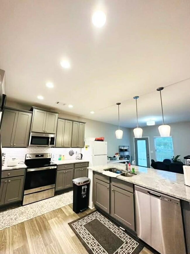 Photo - 481 Omnia Ct