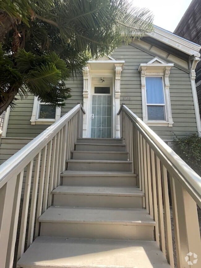 Building Photo - 1/2 Off First Month's Rent, 3Bdrm, 1Bath Rental