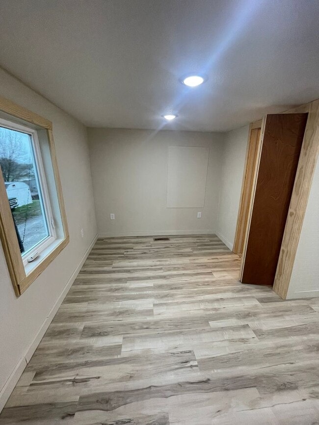 Photo - 422 Thompson Ave Unit 422 1/2