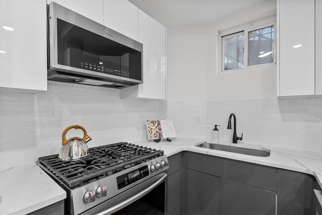 Photo - 407 Park Ave