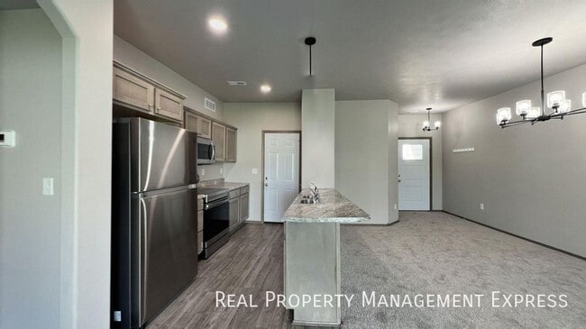 Photo - 3 Bed 2.5 Bath Townhome