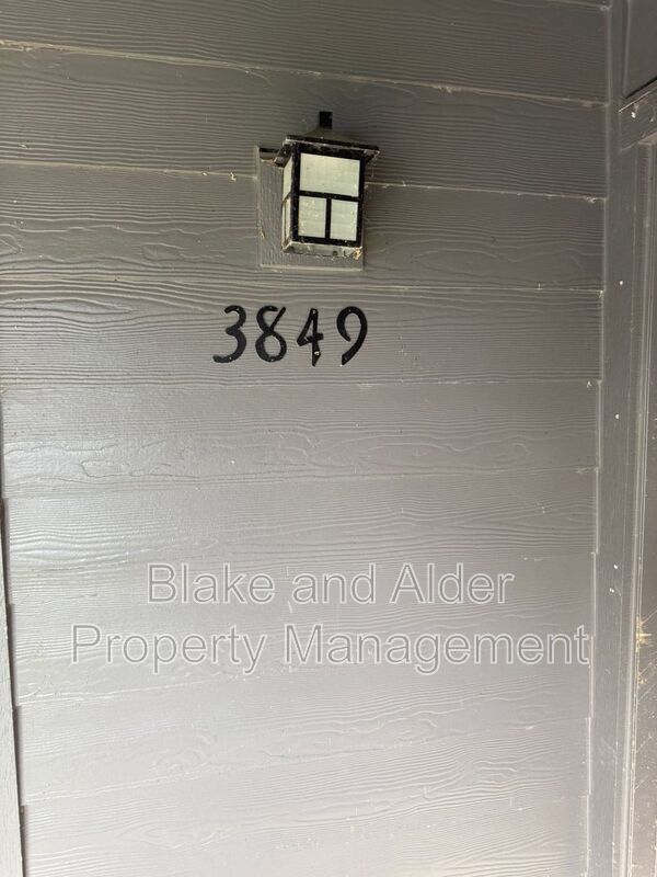 Photo - 3849 NE 152nd Ave