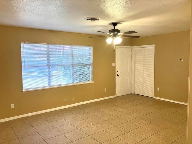 Photo - 1112 Northwood Dr