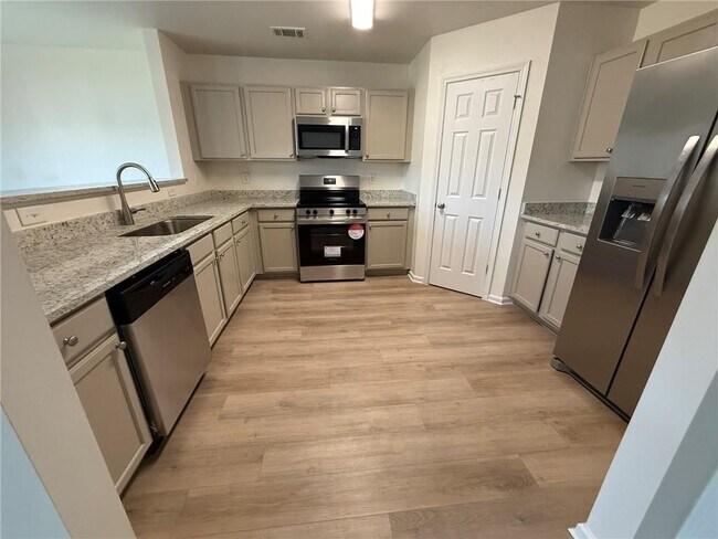 Photo - 2350 Mayfair Dr