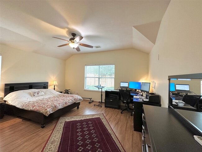 Photo - 2211 Winding Hollow Dr