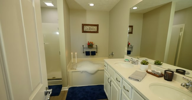 104 Coolmore Ct Unit Master Suite w Jacuzzi Tub