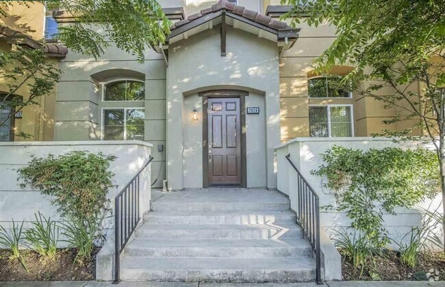 Building Photo - Modern Concord Townhouse 3/2.5 near BART &...