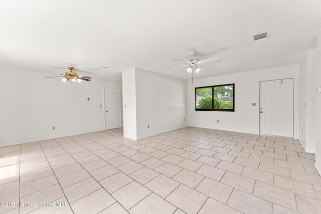 Photo - 920 San Filippo Dr SE