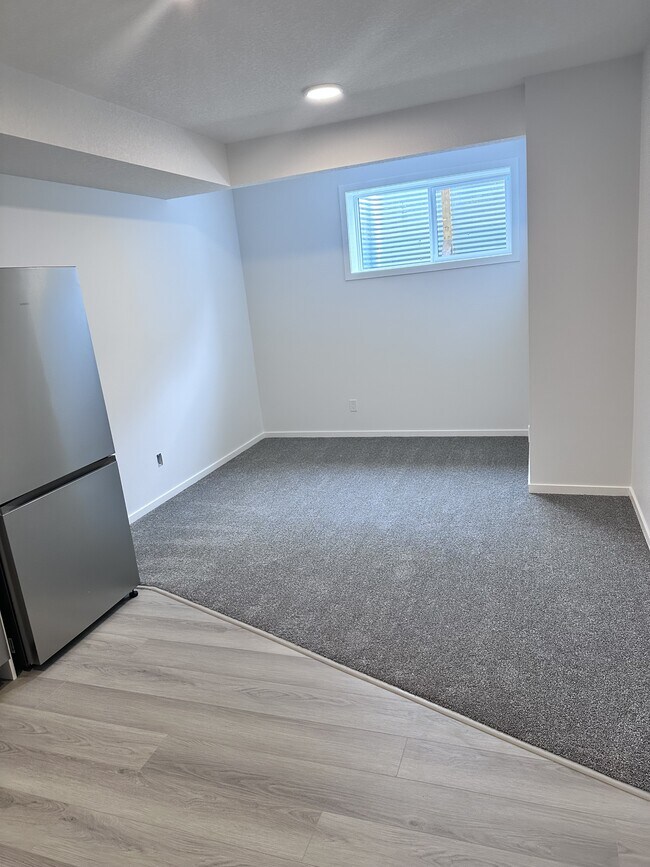 Building Photo - 7737-174A 174A Ave NW