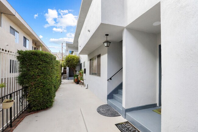 Entrada lateral a Kiowa Stone - Kiowa Olive By Wiseman