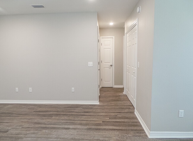 Photo - 723 S Berthe Ave