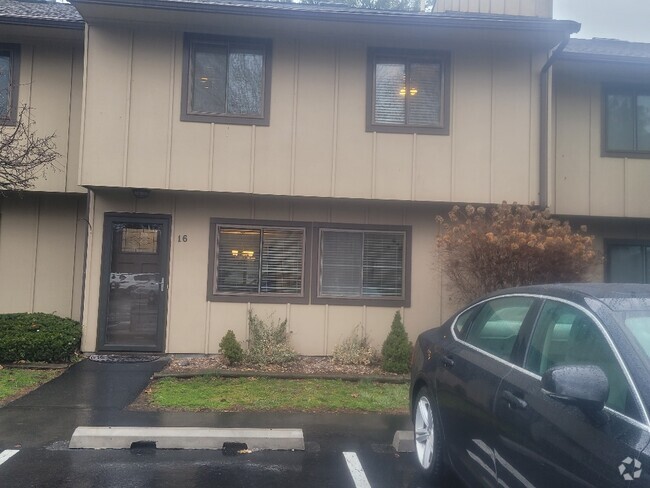 Building Photo - 16 Hudson Heights Dr Rental