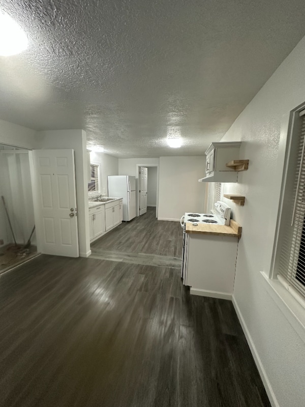 Photo - 4975 Breanna Ln NE