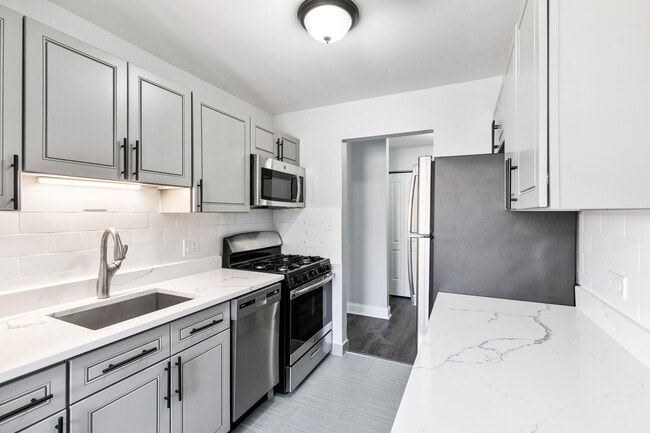 Photo - 5534 N Kenmore Ave