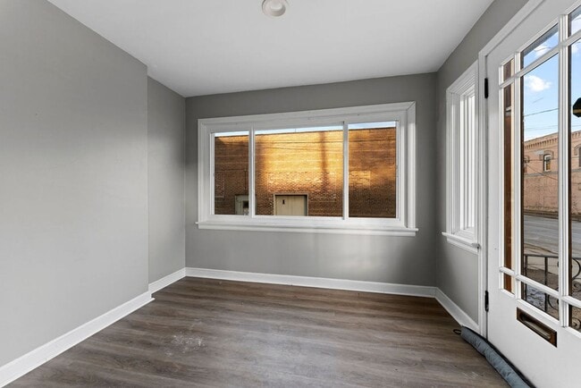 Photo - 212 W 8th Ave Unit Lower