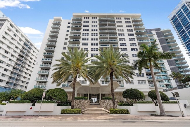 Building Photo - 6917 Collins Ave Unit 508