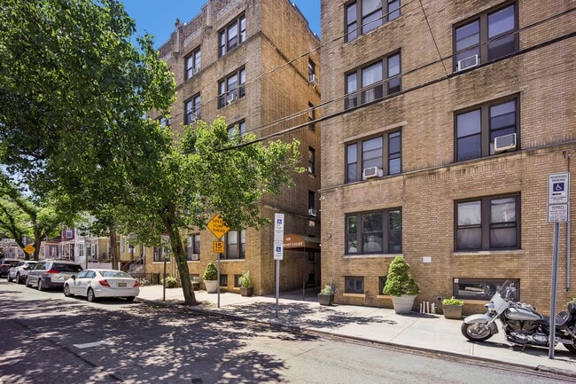 Photo - 429 Fairmount Ave Unit 104