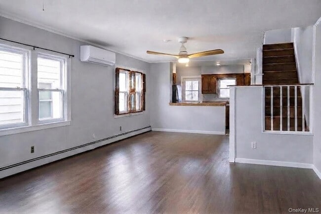 Photo - 43-17 249th St