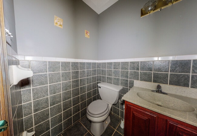 Photo - 5000 Reservoir Rd