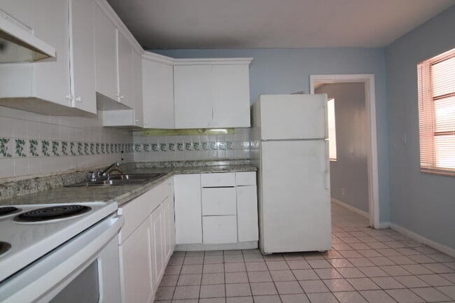 Photo - 578 W 2nd St