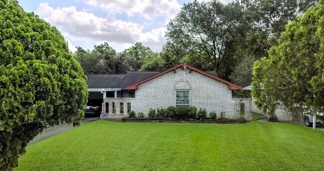 Photo - 10618 Wolbrook St