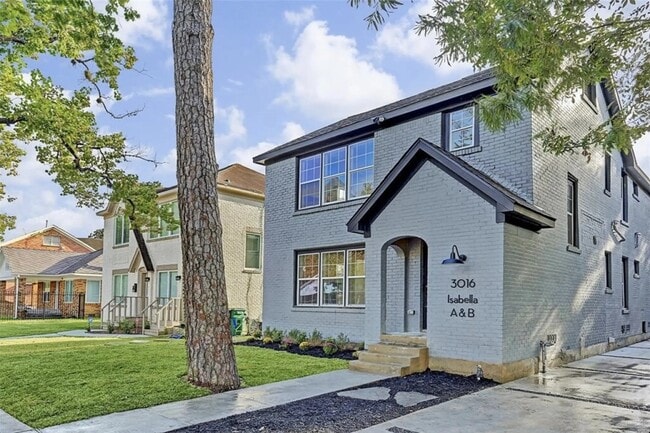 Building Photo - 3016 Isabella St