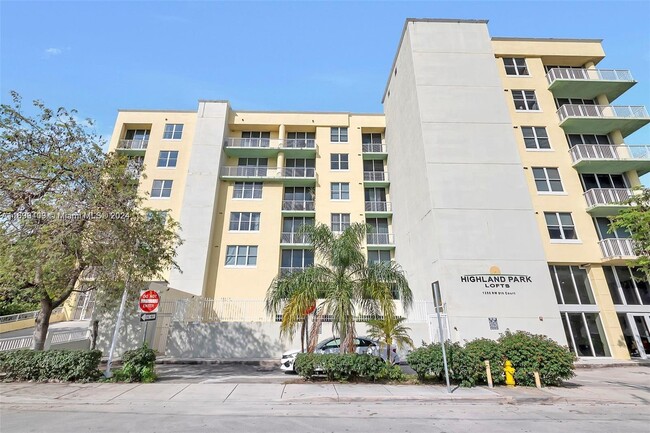 Photo - 1350 NW 8th Ct Condominio Unidad D-4