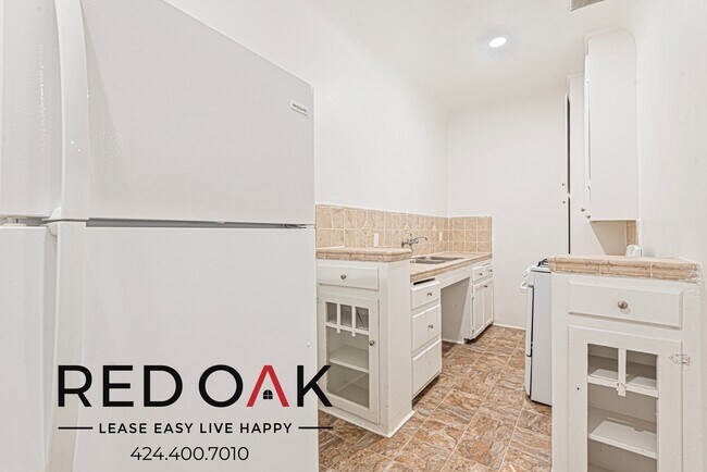 Photo - 706 N St Andrews Pl Unit 202