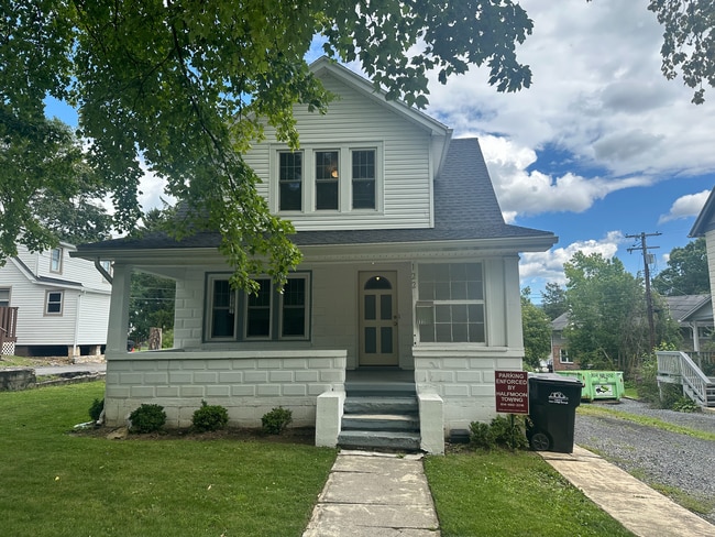 Building Photo - 122 E Irvin Ave Rental