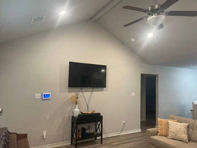 Photo - Bryan - 3 Bedroom / 2 Bath / 2 car garage / fenced in back yard.