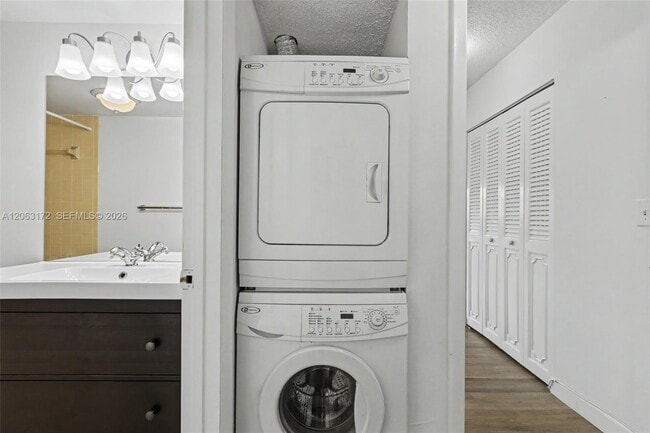 Photo - 414 SE 10th St Unit 103