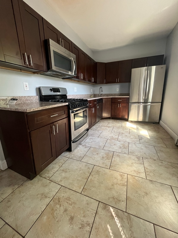 Building Photo - 30 Penn St Unit 1 Rental