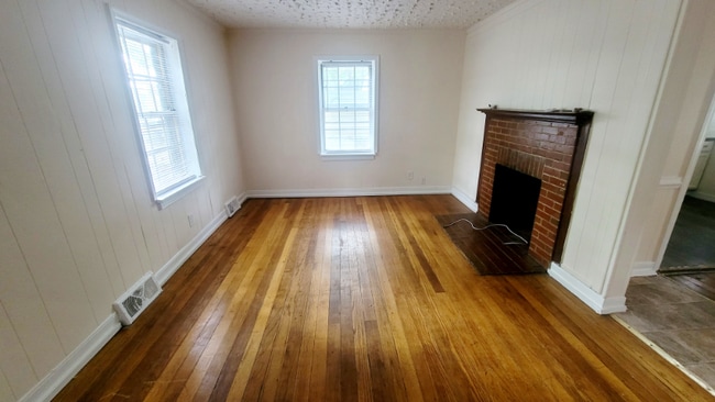 Photo - 3400 Ryburn Rd
