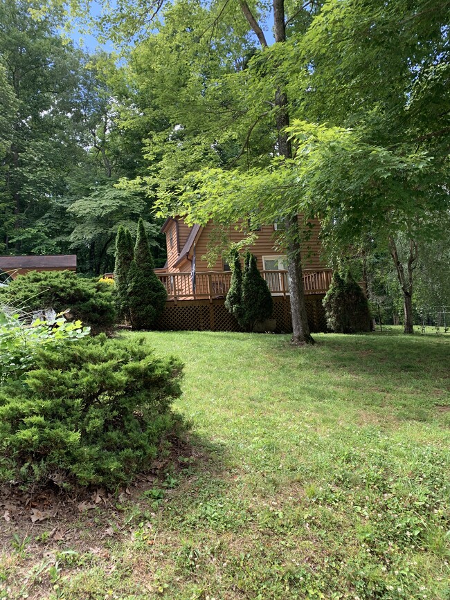 Building Photo - 247 Lakeview Ln Rental