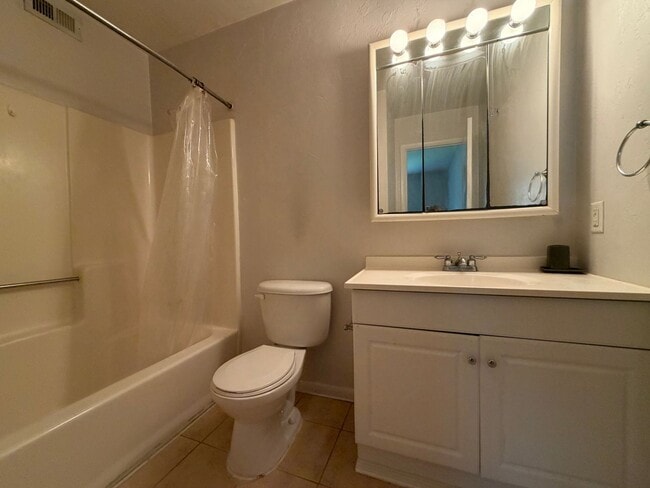 Photo - 111 SE 16th Ave