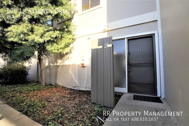 Cute 2 Story Townhouse with Great Schools! - Cute 2 Story Townhouse with Great Schools! Unit 22