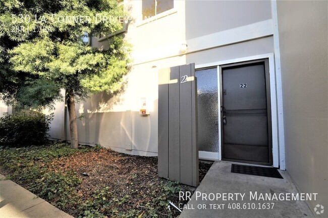 Building Photo - Cute 2 Story Townhouse with Great Schools! Unit 22