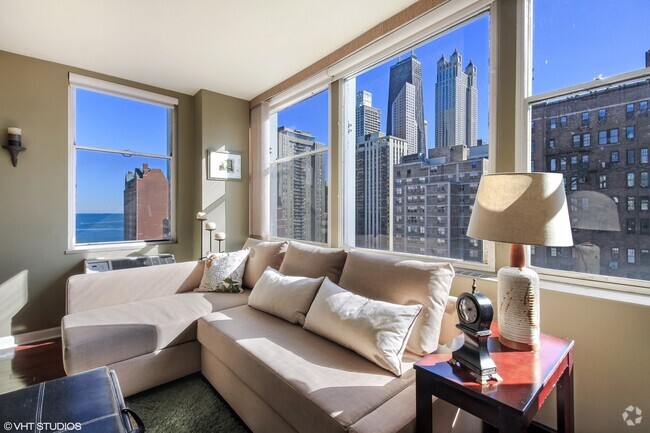 Building Photo - 30 E Elm St Unit 18C Rental