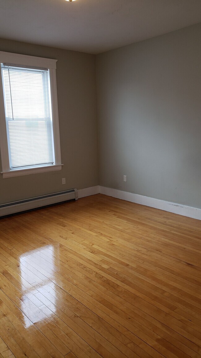 Photo - 24 Suffield St Unit 3