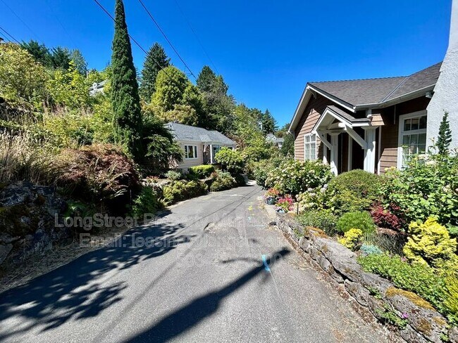 Photo - 550 NW Alpine Terrace