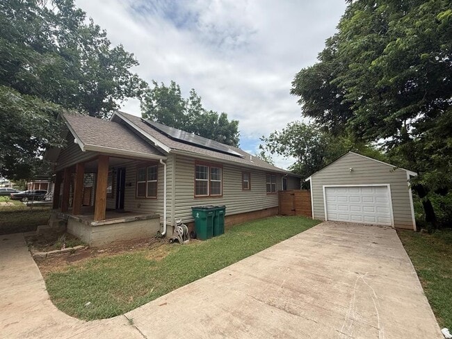 Photo - 1437 NE 33rd St