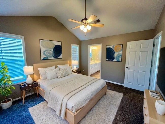 Photo - 474-476 Kreisel Dr