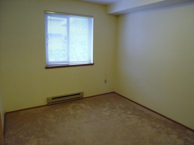 Photo - Updated 2BR Condo w/ 2 Covered Parking – Kenmore