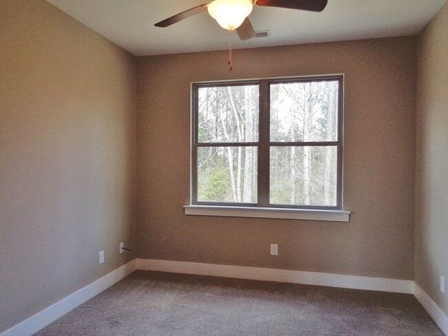 Photo - Townhome For Rent in Calera, AL - Available to View with 48 Hour Notice!!!