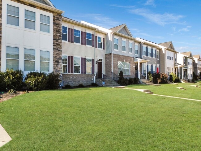 Building Photo - 23363 Marview Ct